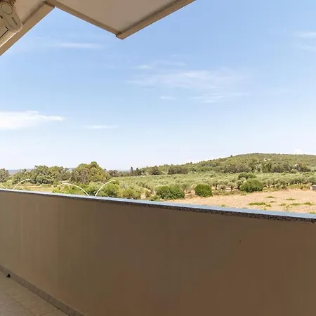 Fleming 35 - Wifi & Air Con Apartment *